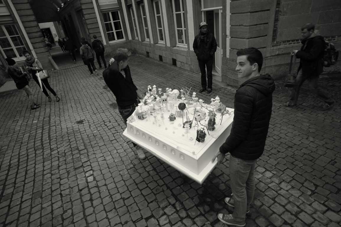 The invisible city, to find ways to stay elusive
